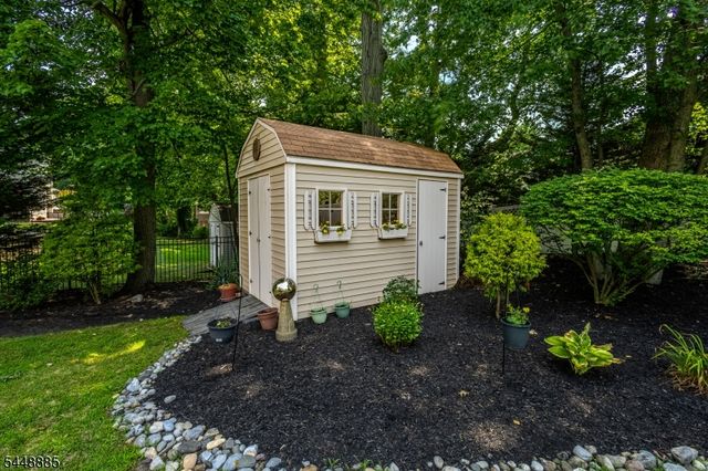 18 Hartlander St, East Brunswick Twp., NJ 08816
