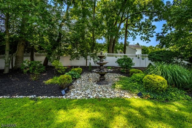 18 Hartlander St, East Brunswick Twp., NJ 08816