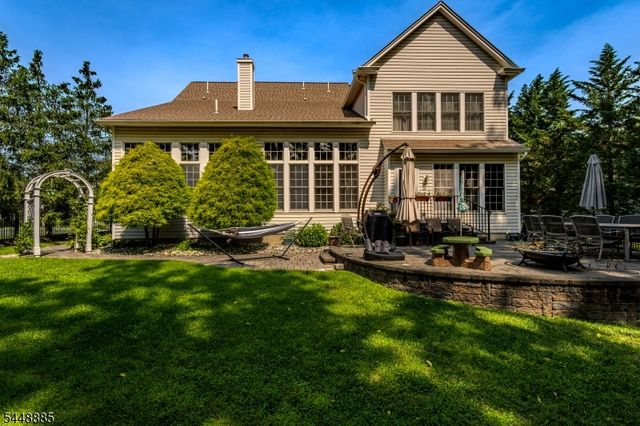 18 Hartlander St, East Brunswick Twp., NJ 08816