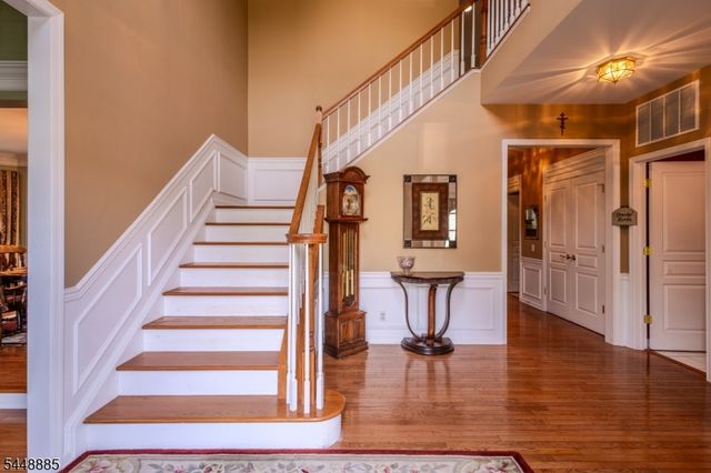 18 Hartlander St, East Brunswick Twp., NJ 08816