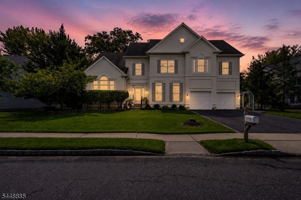 18 Hartlander St, East Brunswick Twp., NJ 08816