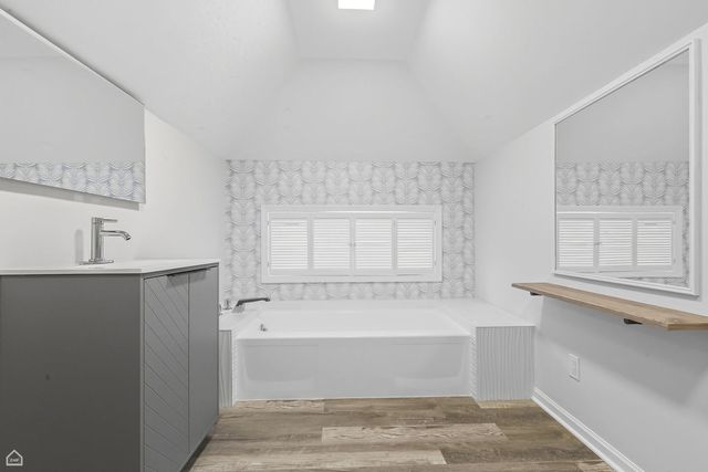 2626 N 78th Avenue, Elmwood Park, IL 60707