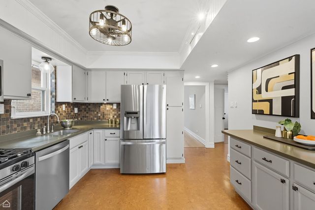 2626 N 78th Avenue, Elmwood Park, IL 60707