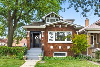 2626 N 78th Avenue, Elmwood Park, IL 60707