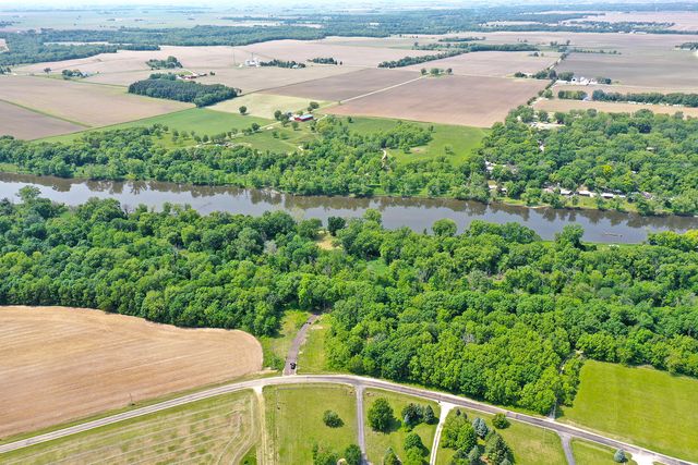 003 N 4201st Road, Sheridan, IL 60551