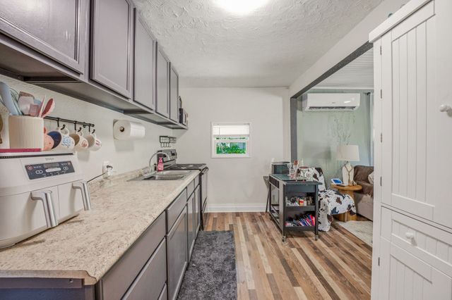 328 S Race Street, Stephenville, TX 76401