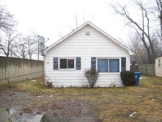 150 N Josephine Avenue, Waterford Charter Township, MI 48328