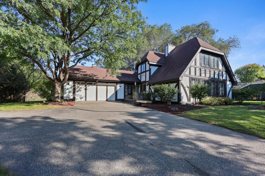 813 Lief Erickson Place, Saint Cloud, MN 56301