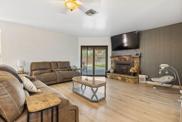 509 S Orange Avenue, Exeter, CA 93221