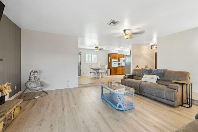 509 S Orange Avenue, Exeter, CA 93221