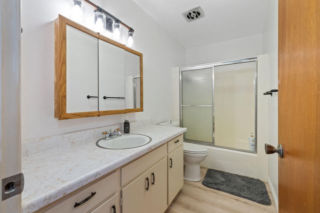 509 S Orange Avenue, Exeter, CA 93221