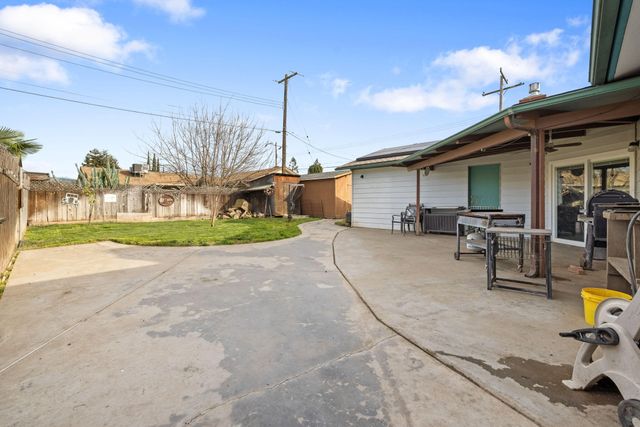 509 S Orange Avenue, Exeter, CA 93221