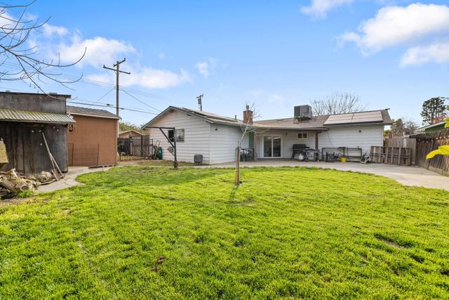 509 S Orange Avenue, Exeter, CA 93221