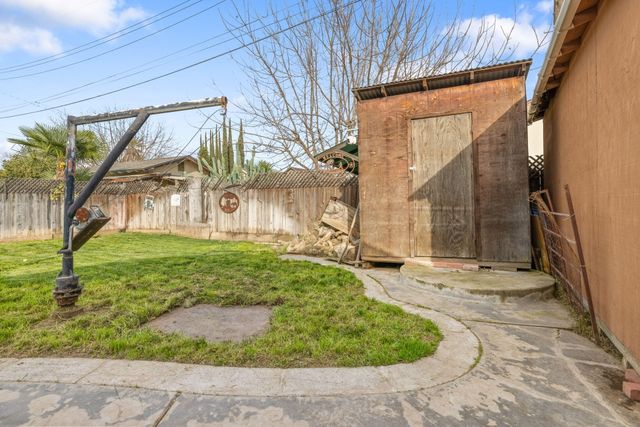 509 S Orange Avenue, Exeter, CA 93221