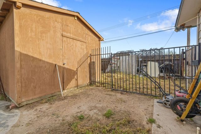 509 S Orange Avenue, Exeter, CA 93221