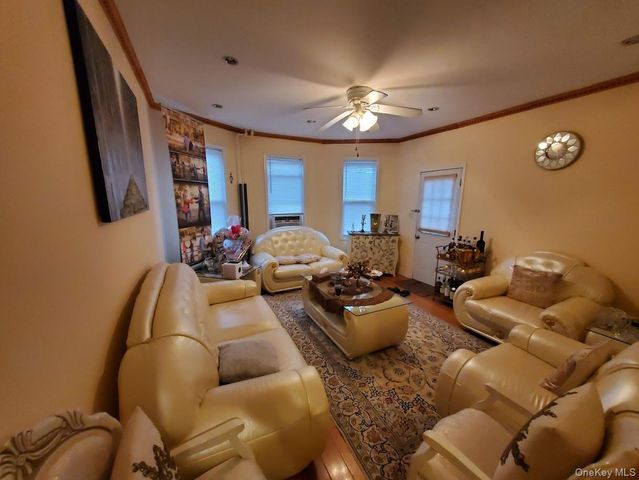 83 Kraemer Street 1, Hicksville, NY 11801