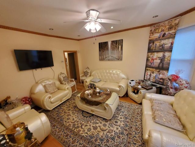 83 Kraemer Street 1, Hicksville, NY 11801