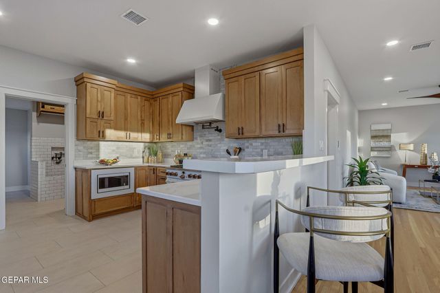 2110 N Kansas Street, El Paso, TX 79902