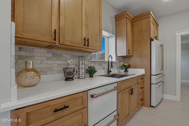 2110 N Kansas Street, El Paso, TX 79902