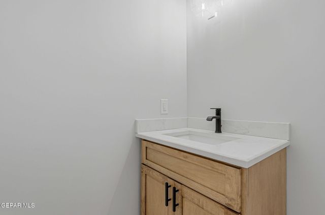 2110 N Kansas Street, El Paso, TX 79902