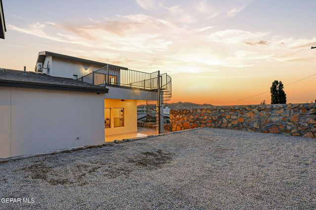 2110 N Kansas Street, El Paso, TX 79902