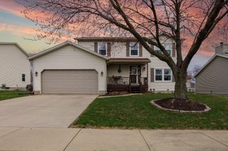 2810 Arrowhead Drive, Bloomington, IL 61704