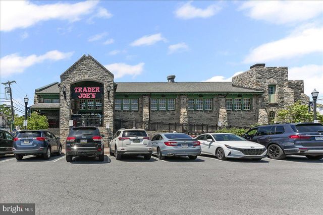 31 GREEN VALLEY RD, Wallingford, PA 19086