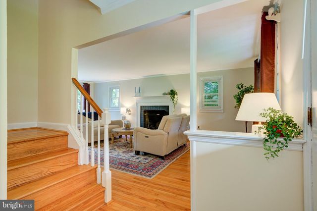 31 GREEN VALLEY RD, Wallingford, PA 19086