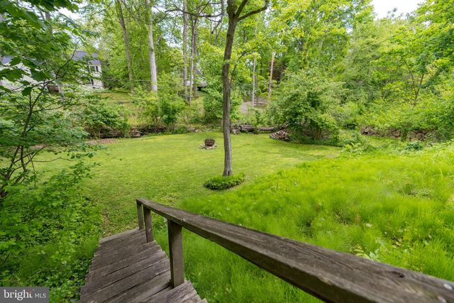 31 GREEN VALLEY RD, Wallingford, PA 19086