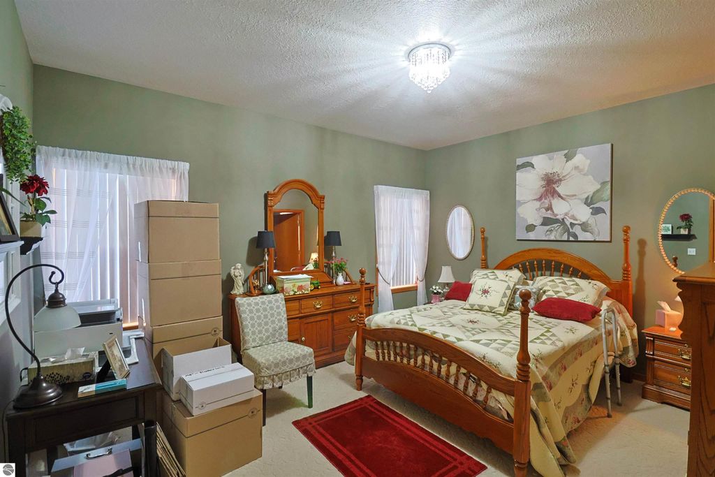 Image 7 of property listing at 2730 Eland Court, Mt Pleasant, MI 48858