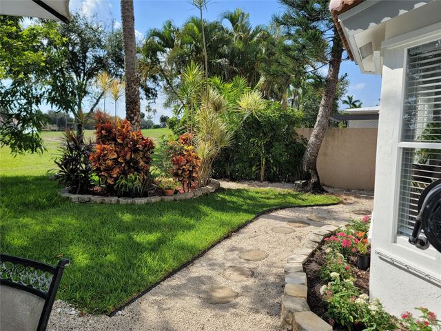 8117 Pelican Harbour Drive, Lake Worth, FL 33467