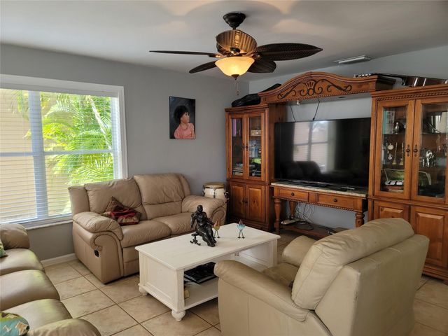 8117 Pelican Harbour Drive, Lake Worth, FL 33467