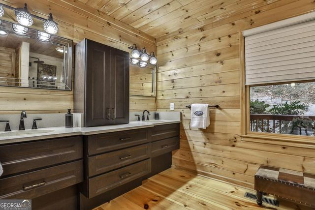 178 Novena Court, Ellijay, GA 30540