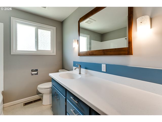 3046 Bailey Ln, Eugene, OR 97401