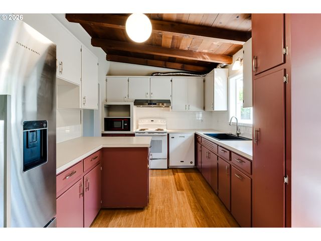 3046 Bailey Ln, Eugene, OR 97401