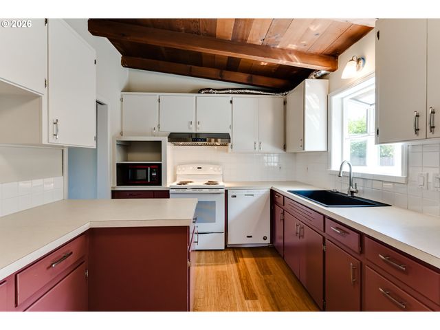 3046 Bailey Ln, Eugene, OR 97401