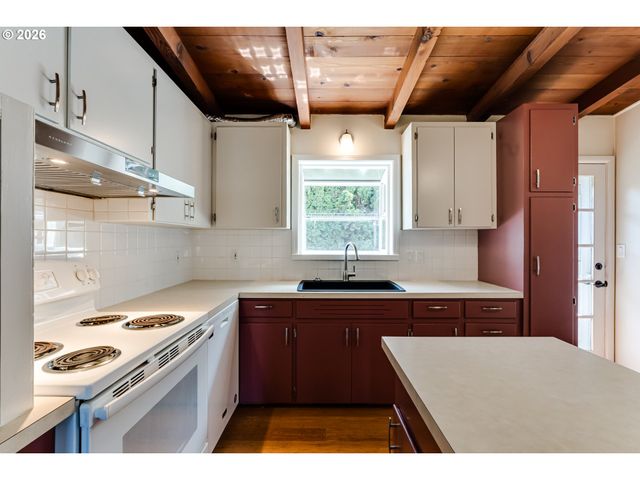 3046 Bailey Ln, Eugene, OR 97401