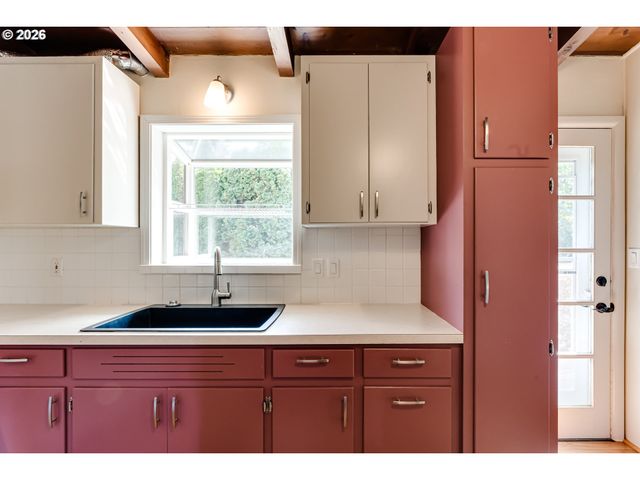 3046 Bailey Ln, Eugene, OR 97401