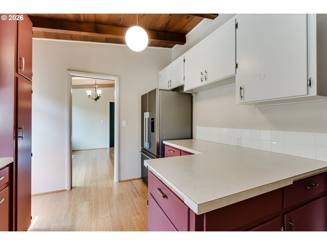 3046 Bailey Ln, Eugene, OR 97401