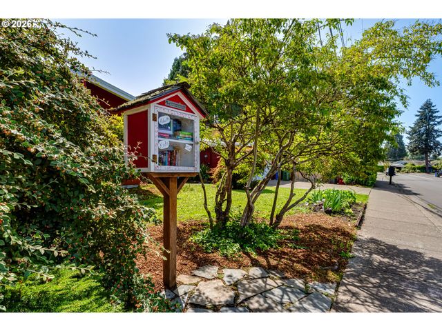 3046 Bailey Ln, Eugene, OR 97401