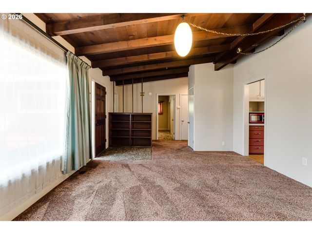 3046 Bailey Ln, Eugene, OR 97401