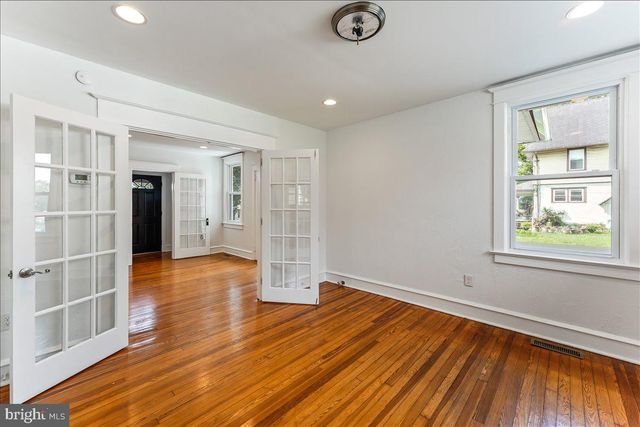 56 N SPROUL RD, Broomall, PA 19008