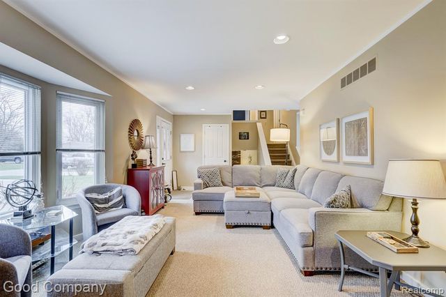 193 Linhart Street, Novi, MI 48377