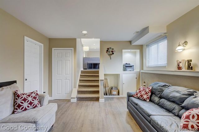 193 Linhart Street, Novi, MI 48377