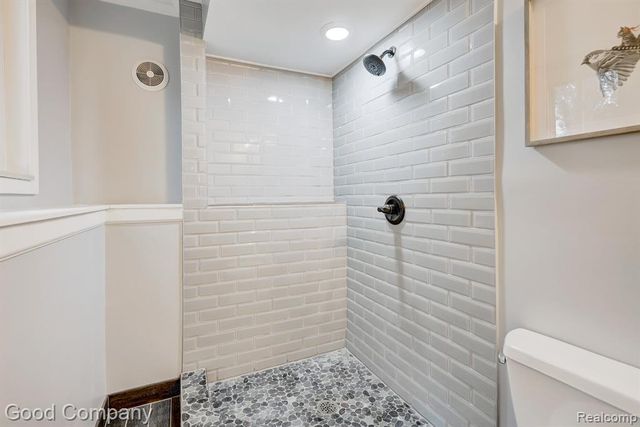 193 Linhart Street, Novi, MI 48377