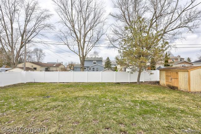193 Linhart Street, Novi, MI 48377
