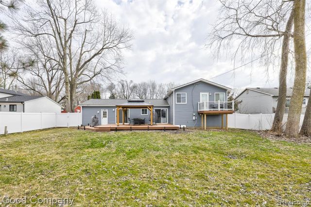 193 Linhart Street, Novi, MI 48377