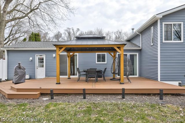 193 Linhart Street, Novi, MI 48377