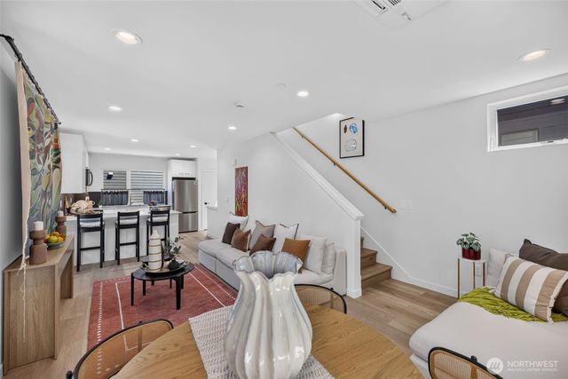 4107 25th Avenue SW, Seattle, WA 98106