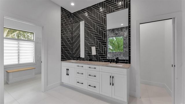 1193 PARKER ROAD, Lakeland, FL 33811